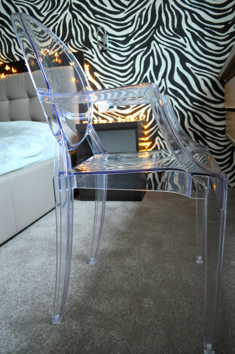 transparentne krzeslo wnętrza